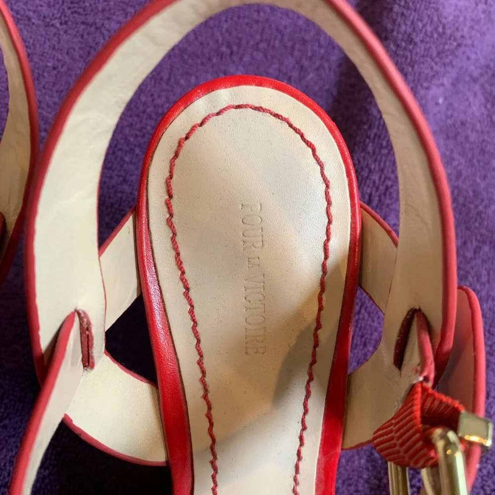 NWOB Pour la Victoire Red Leather Platform Wedge Sandals sz 8.5 - Picture 3 of 7